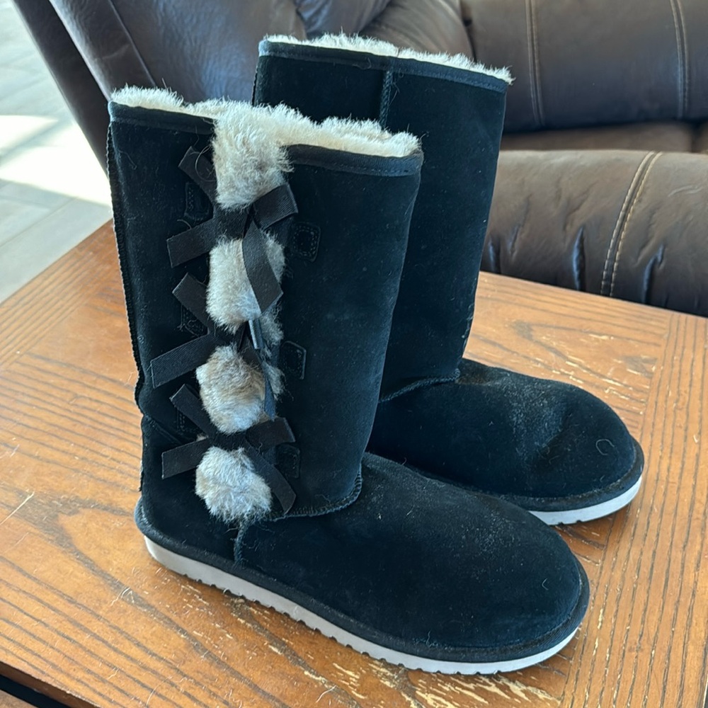 Like new kookaburras by Ugg size 10
